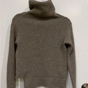 Sweaters Aritzia Babaton Mika Sweater Sz Xs Poshmark